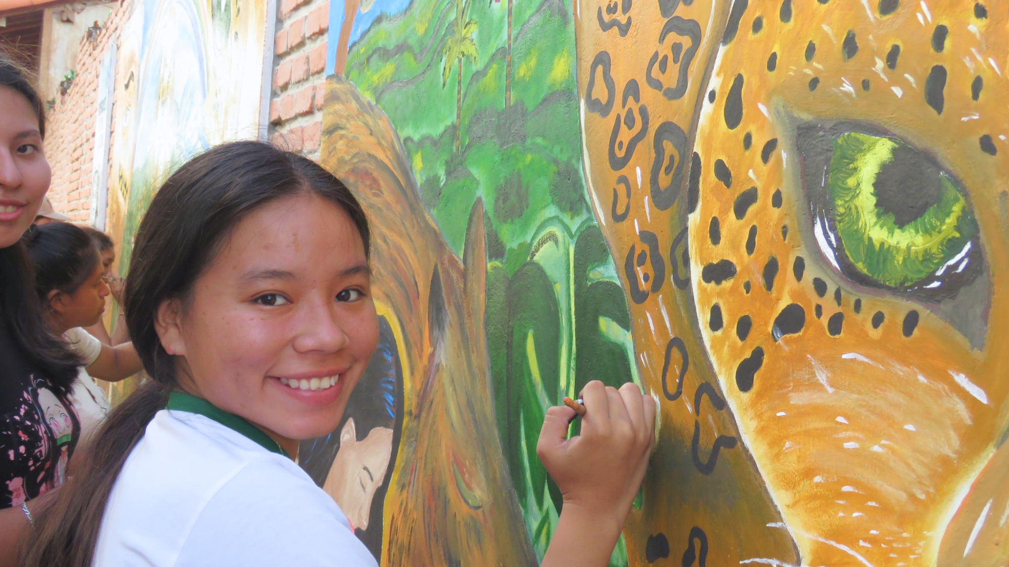 Murales que celebran la naturaleza y cultura de Bajo Paraguá